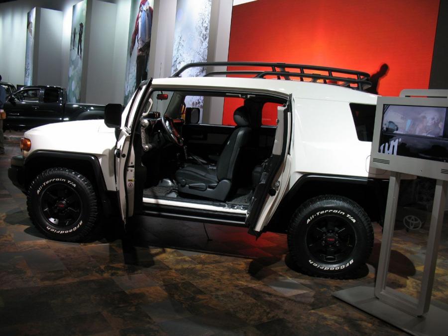  Toyota FJ Cruiser Trail Teams Edition 2008 года  (фото 15 из 20)